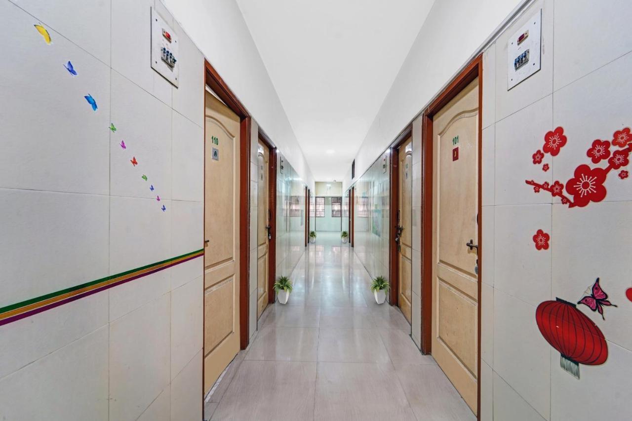 Spot On New Golden Star Guest House Near Thirumangalam Metro Station 첸나이 외부 사진